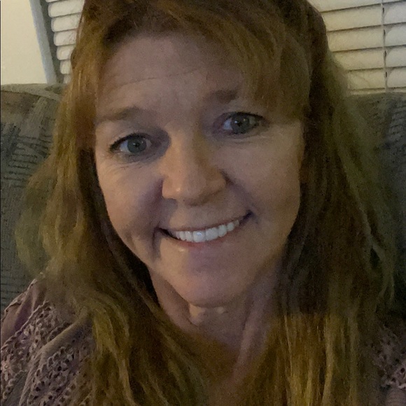 Meet your Posher, Deanna - Picture 1 of 1